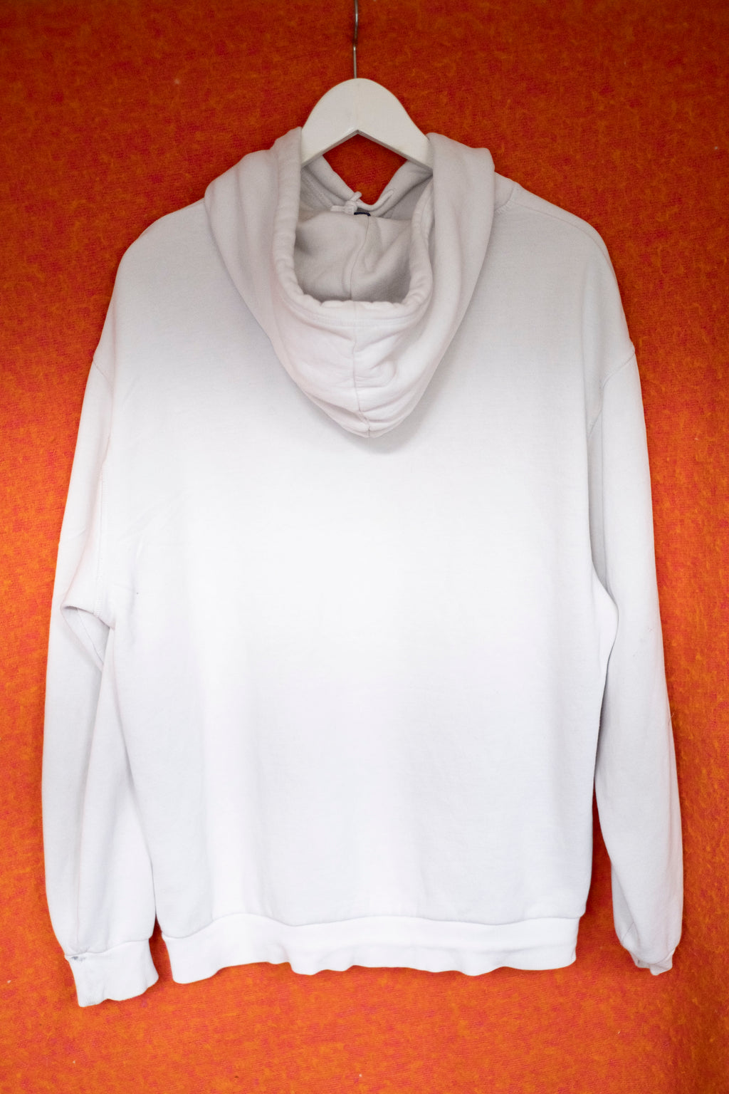 child one: white hoodie, L (MISPRINT)
